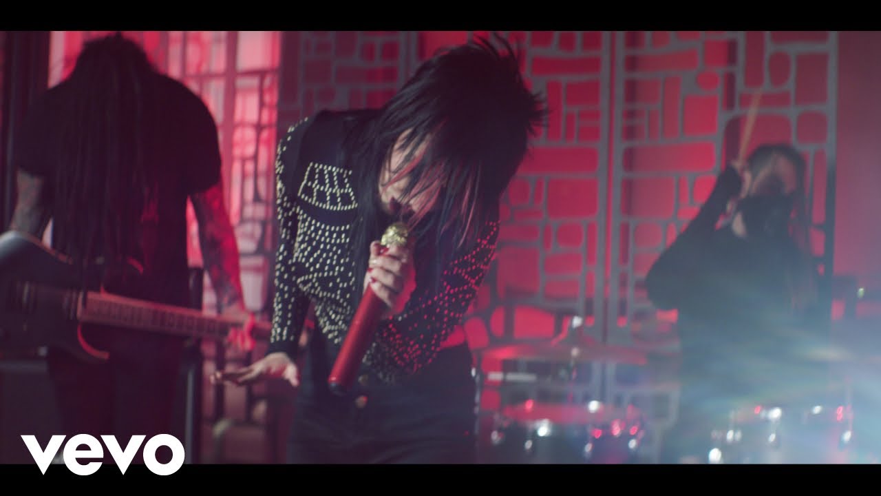 Zahna – Your Gun My Knife